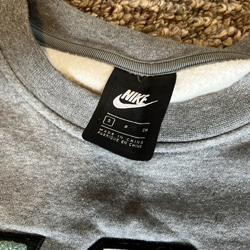 Nike - Picture 3 of 3